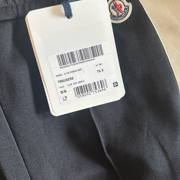 Moncler Black Sweatpants with Elastic Waistband and Side Stripe - Picture 4 of 5